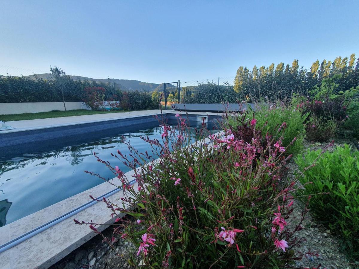 Villa Mont Ventoux: Luxury Retreat with Private Pool and Provençal Views Malaucene Exterior photo